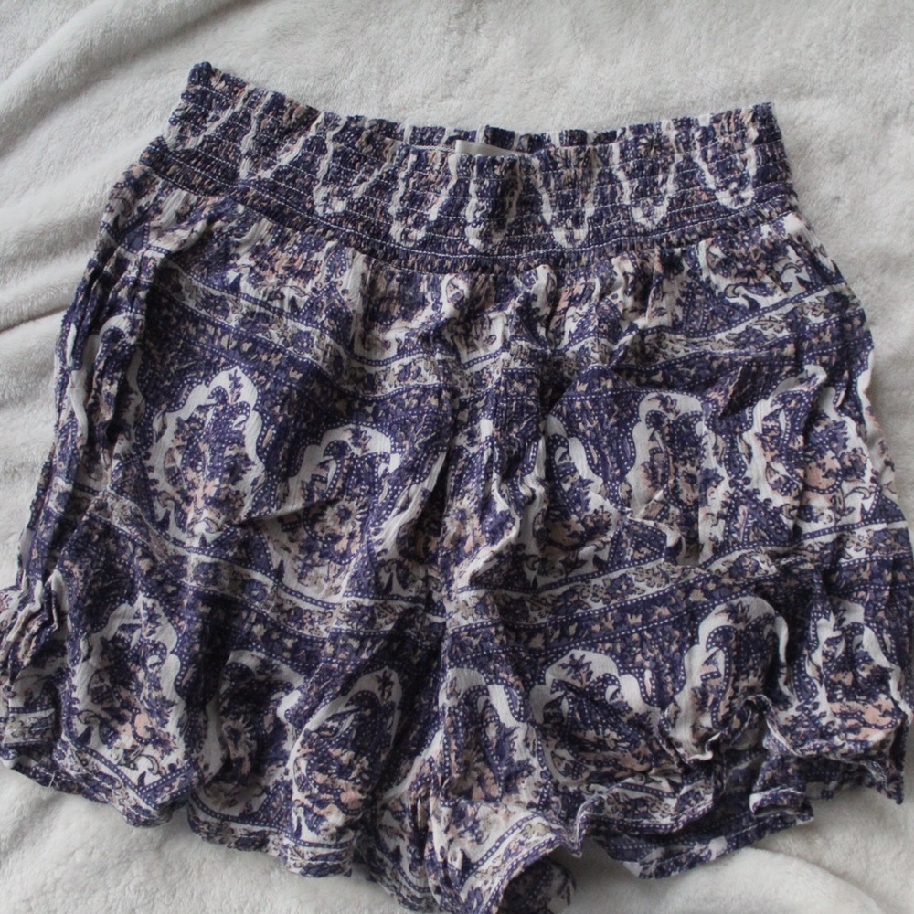 NEVER WORN Purple Floral Flowy Shorts